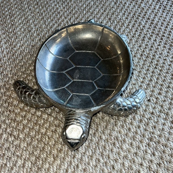 Tommy Bahama Silver Turtle Jewelry Watch Holder - Picture 2 of 4